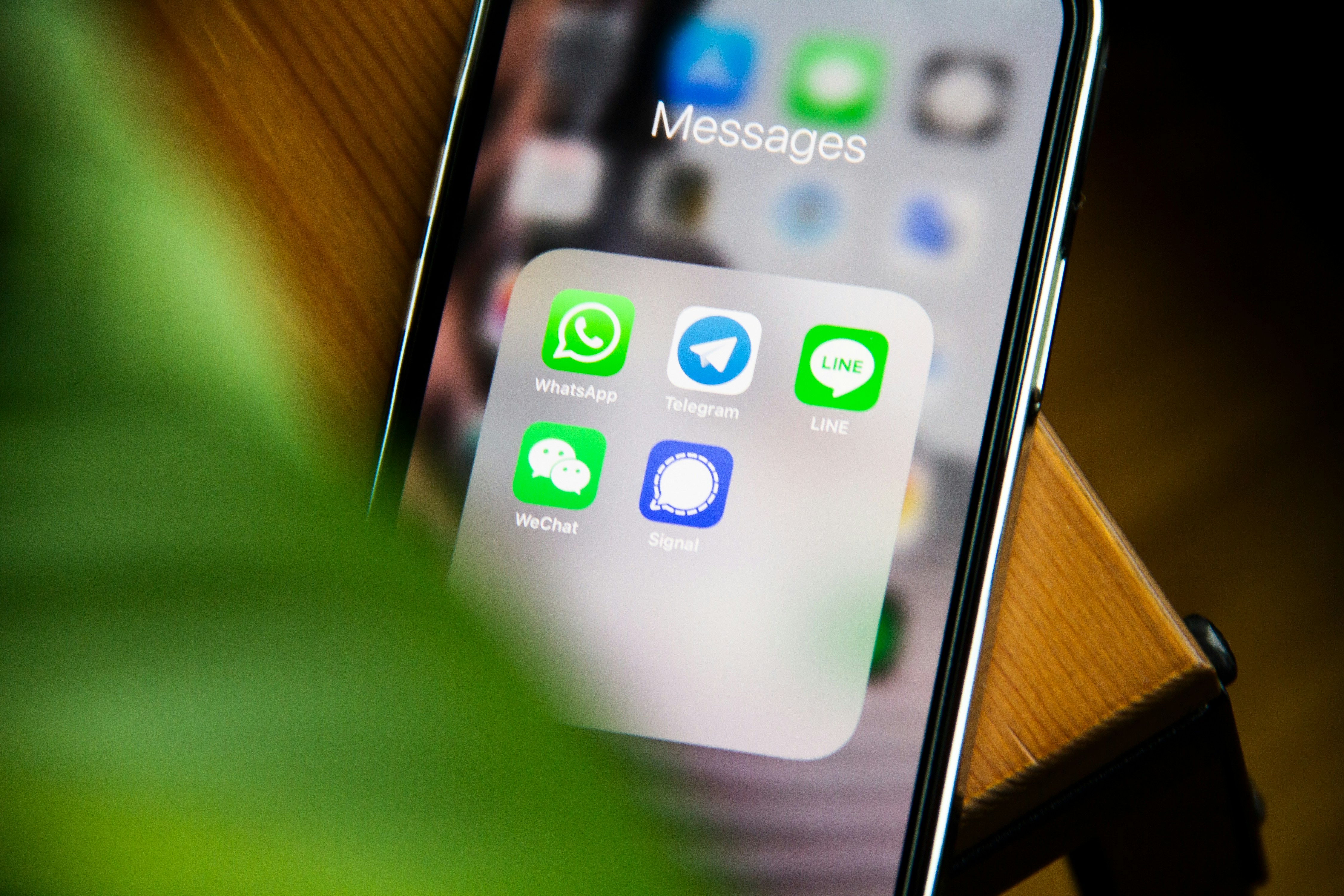 Échange professionnel et prise de contact
